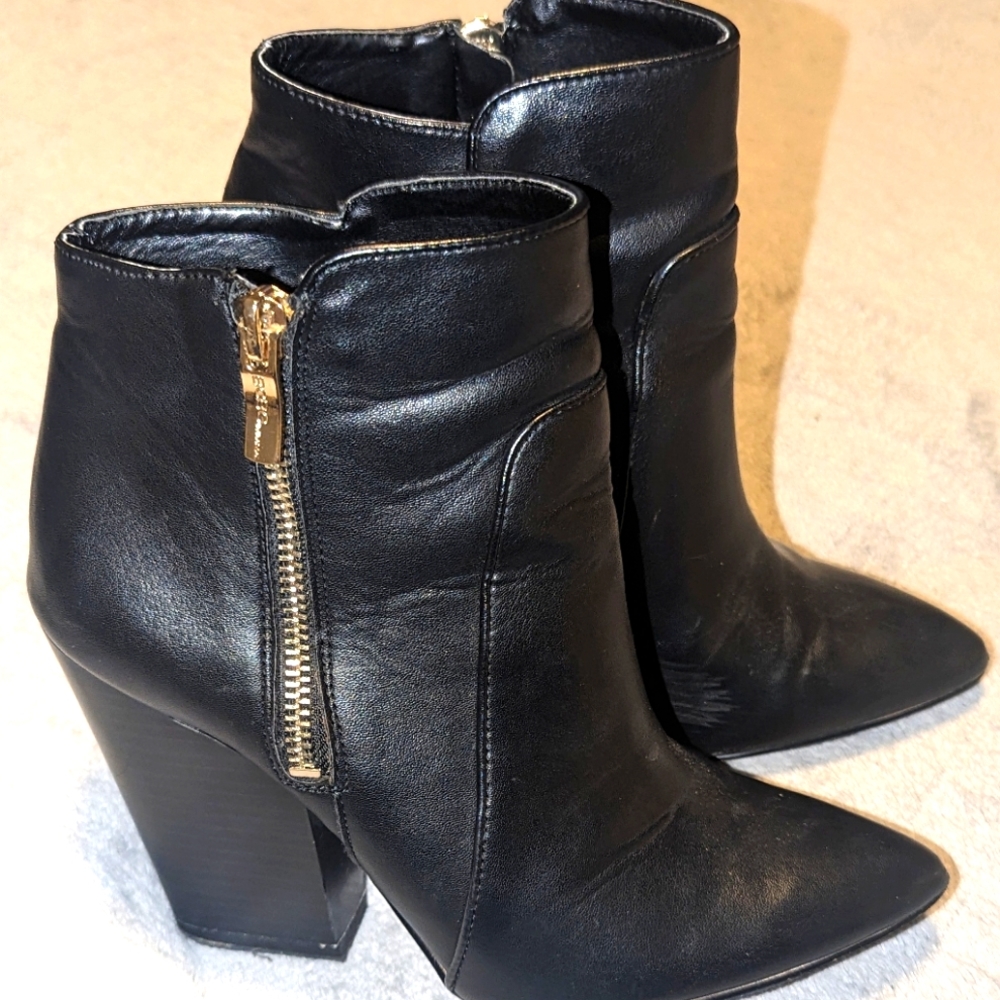 BCBG ankle booties, Black, size 7M, gold side zipper